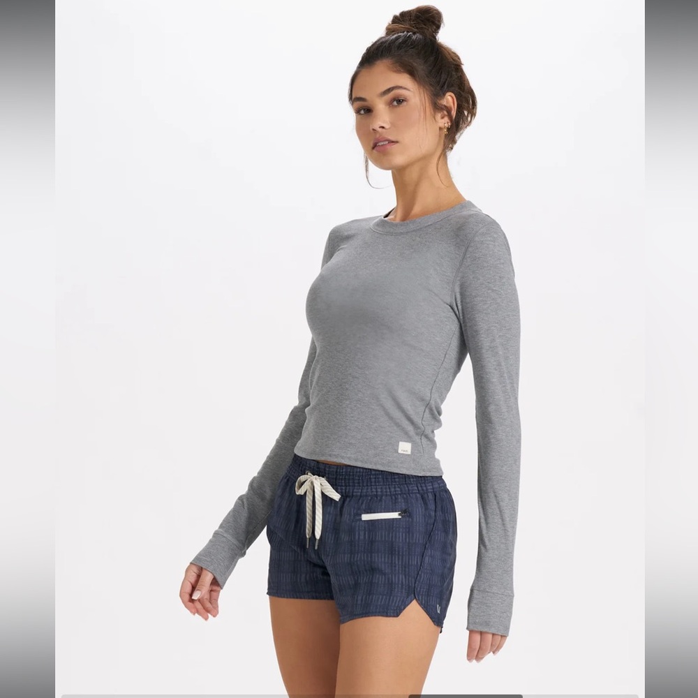 Vuori Long-Sleeved Mudra Fitted Tee Mock Neck Dark Heather Gray Sz Medium